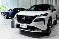 清水「やっぱりこの顔! この顔がどうしても気になるんだよ」
ほった「そうですか? 某高級ブランドのSUVより、よっぽどスマートで明瞭なデザインをしていると思いますけど」