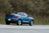 今回は普通充電と急速充電を繰り返しながら450km余りを走破。車載計で5.2km/kWhの電費を記録した。