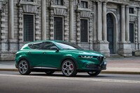 「アルファ・ロメオ・トナーレ」のプラグインハイブリッドモデル登場の画像