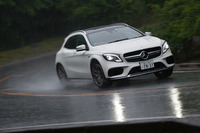 今回のテストでは、高速道路を主体に300km以上を走行。40.2リッターのハイオクガソリンを消費し、満タン法で7.8km/リッターの燃費を記録した。