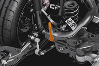 リアサスペンションメンバーとボディーの締結部。