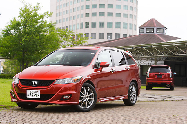 【スペック】2.0RST:全長×全幅×全高=4570×1695×1545mm/ホイールベース=2740mm/車重=1400kg/駆動方式=FF/2リッター直4SOHC16バルブ(150ps/6200rpm、19.4kgm/4200rpm)/価格=233万円(テスト車=277万1000円/Honda HDDインターナビシステム=25万2000円/コンフォートビューパッケージ=3万1500円/Hondaスマートキーシステム=8万4000円/VSA=7万3500円)