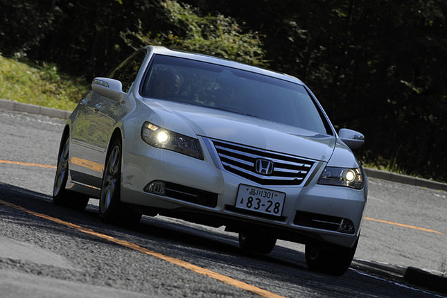 【スペック】全長×全幅×全高=4985×1845×1455mm/ホイールベース=2800mm/車重=1850kg/駆動方式=4WD/3.7リッターV6SOHC24バルブ(309ps/6300rpm、37.7kg-m/5000rpm)/価格=665.0万円(テスト車=749万円/アルバータホワイトパール=5万2500円/サンルーフ=10万5000円/18インチアルミホイール=10万5000円/インテリジェント・ナイトビジョンシステム=57万7500円)