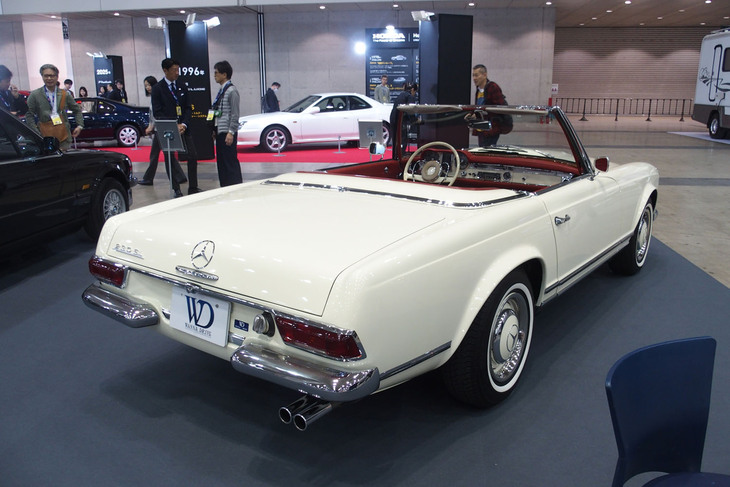 メルセデス・ベンツ230SL(1967年)