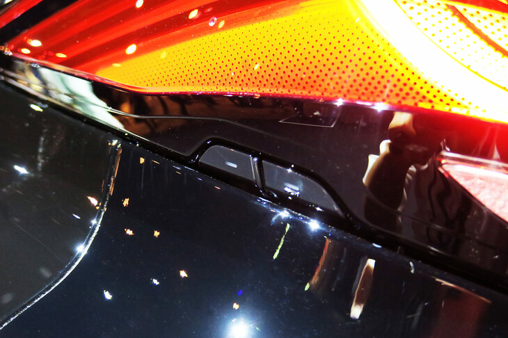 トヨタ・ヴェルファイアZプレミア(電動テールゲートの開閉スイッチ)