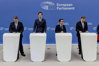 2025年12月16日に行われた欧州連合(EU)欧州委員会による報道関係者向けとなる発表会見の様子。