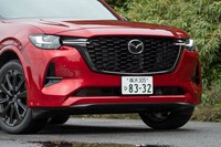 今回の試乗車はマイルドハイブリッドの3.3リッター直6ディーゼルターボエンジンを搭載した「XDハイブリッド」の「エクスクルーシブスポーツ」。外装の各部にブラックパーツを採用し、グリルはハニカムパターンとなる。