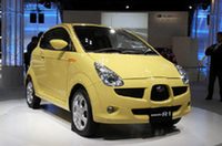 【東京モーターショー2004】発売控えた新型「スバルR1」は“小さな福祉車両”の画像