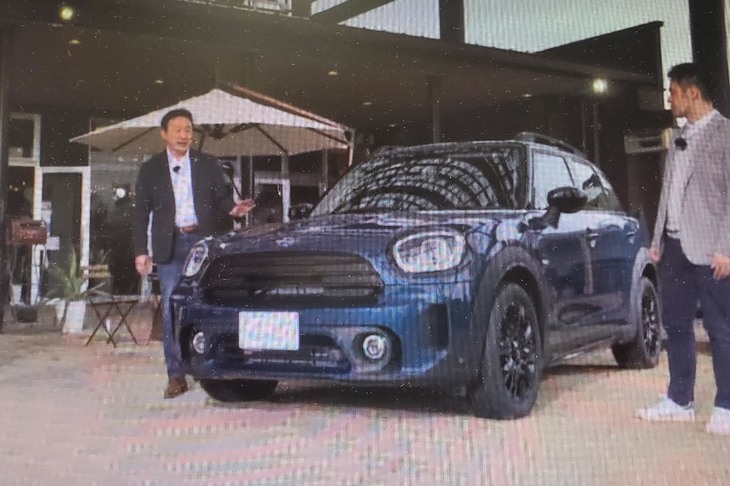 発表会では、限定車「MINIクロスオーバー ボードウォークエディション」(写真)も紹介された。