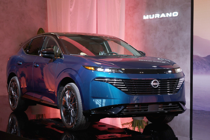 2024年10月に発表された新型「日産ムラーノ」。既存モデルへのテコ入れやフルモデルチェンジ、新車種の導入が、どこまで日産の販売を上向かせるか。三菱やホンダと協業したり、技術供与を受けたモデルが本格的に出そろうまでは、とにかく日産は自らの力だけで現状を克服するしかない。