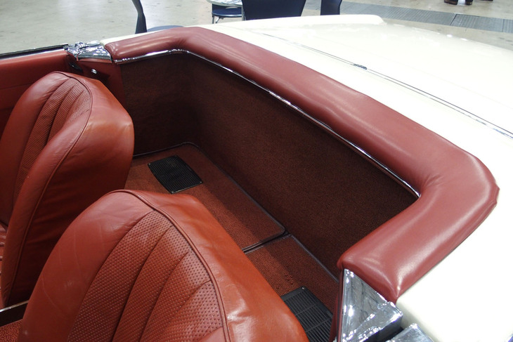メルセデス・ベンツ230SL(1967年)