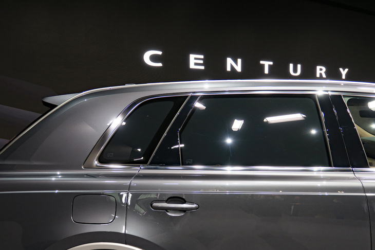 トヨタ・センチュリー(ウィンドウモールディング)