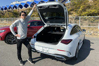 「CLAシューティングブレーク」のボディーサイズは全長×全幅×全高=4685×1830×1435mm。荷室の容量は505リッターで、40:20:40の分割可倒機構が備わる後席の背もたれをすべて前方に倒すと、容量を1370リッターまで拡大できる。