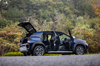 ボディーサイズは全長×全幅×全高=3995×1765×1550mm、ホイールベースは2520mm。前後のオーバーハングを切り詰めた、ショート&ワイドなディメンションが特徴だ。最低地上高は170mmとされている。