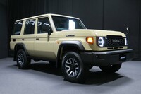 誕生以来の美点をそのままに、時代に求められるアップデートだけが施されたという最新型「ランドクルーザー“70”」。2023年冬の発売が予定されている。