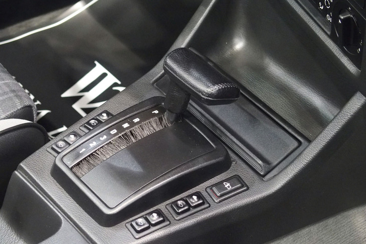 BMW 320iカブリオレ(1989年)