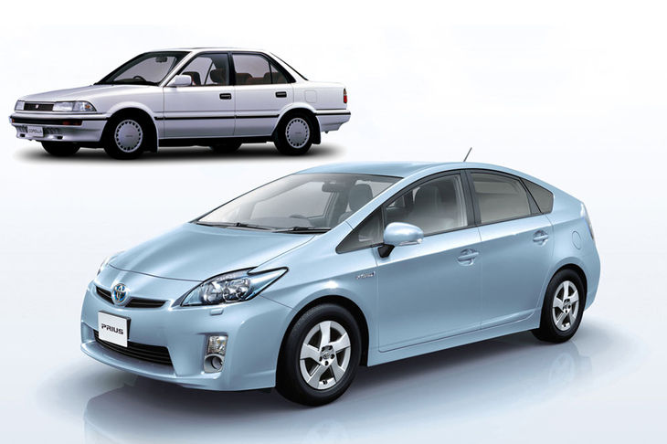 日本では1969年から2001年まで、実に33年連続で「トヨタ・カローラ」が新車販売のナンバーワンに君臨。その後は「ホンダ・フィット」の時代を経て、「トヨタ・プリウス」がナンバーワンの座に就いた。写真は、上が1990年に年間販売30万0008台の大記録を達成した、6代目カローラ(1987-1991年)。下が、2010年に31万5669台を販売し、カローラの記録を塗り替えた3代目プリウス(2009-2015年)。