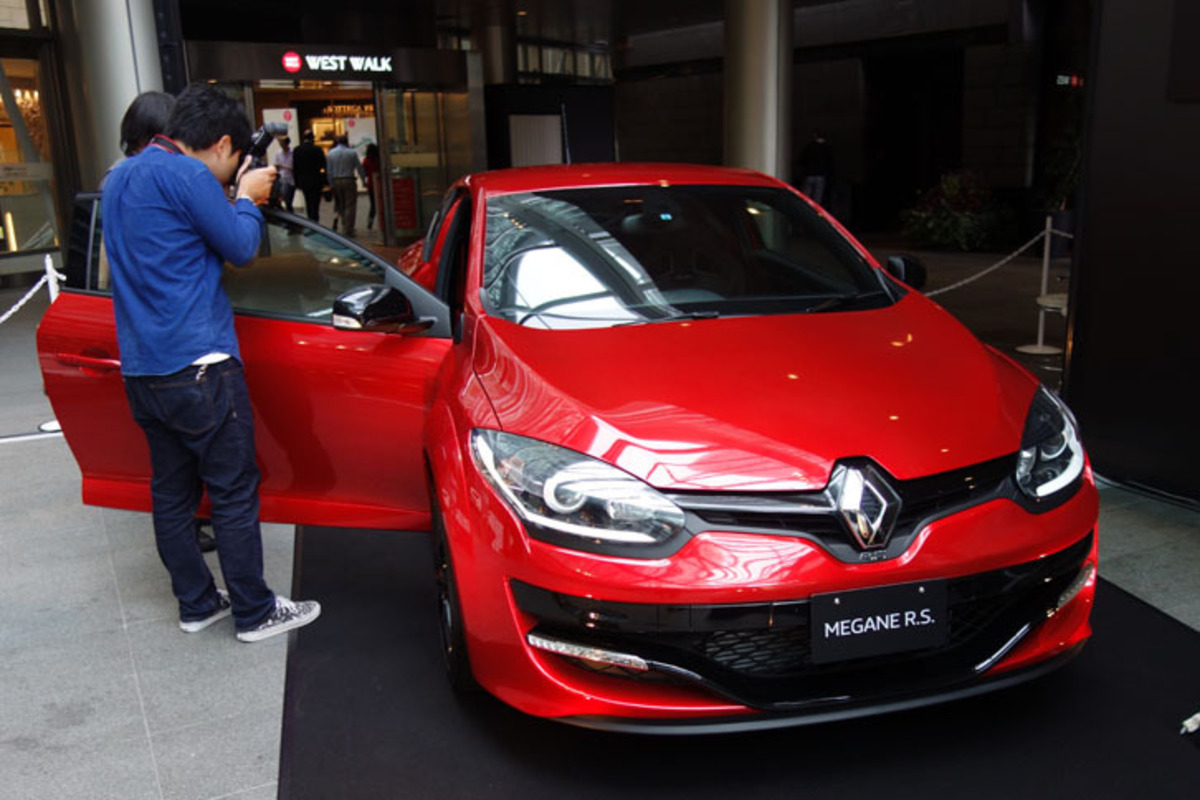 273psを誇る「ルノー・メガーヌR.S. 273」登場 【ニュース】 - webCG