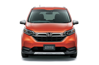 SUVスタイルのデザインが特徴の「クロスター」のフロントマスク。