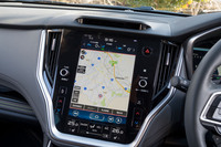 「レヴォーグ」などにも搭載される、11.6インチの縦型タッチスクリーン。インフォテインメントシステムや空調、ドライブモードセレクター、運転支援システムなどの操作を担う。