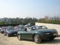 「マツダMX-5」もヒストリックカーの仲間入り。2004年、イタリアのミーティングにて撮影。