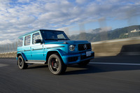 マイルドハイブリッドの後押しを得て、0-100km/hのタイムは従来モデルよりも0.1秒速い4.4秒とされている。実際に加速は鋭い。