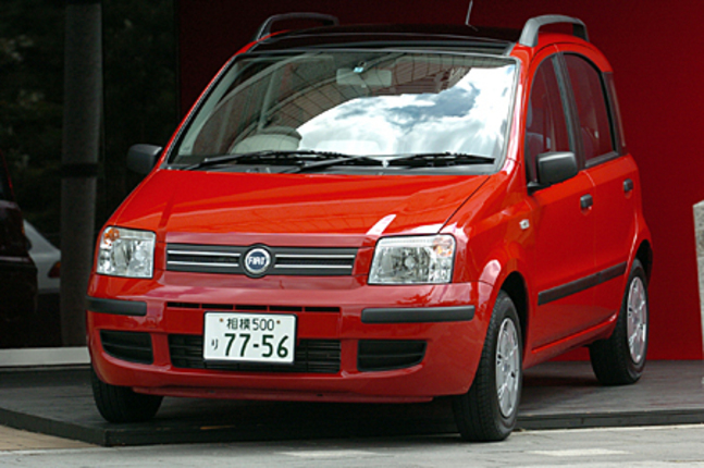 【スペック】パンダプラス:全長×全幅×全高=3535×1590×1570mm/ホイールベース=2300mm/車重=960kg/駆動方式=FF/1.2リッター直4 SOHC8バルブ(60ps/5000rpm、10.4kgm/2500rpm)/価格=169万9950円(テスト車=同じ)