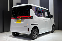 他の車種と同様、車名の「ラッコ」は海洋生物の名を拝借したものだが……。
ほった「どの辺がラッコなんですかね?」
清水「それ言ったら、『ドルフィン』や『シール』や『シーライオン7』だって、どの辺がイルカでアザラシでアシカだったのよ?」