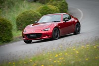 マツダが「ロードスター」と「ロードスターRF」を一部改良