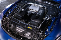 フロントに搭載される4リッターV8ツインターボ「M177」エンジンは、単体で最高出力612PS/5750-6500rpm、最大トルク850N・m/2500-4500rpmを発生する。