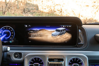 「G-TURN」の作動画面では車両のアイコンがくるくる回る。「最小回転半径で方向転換可能」と表示されているが、車両自体の最小回転半径は6.3mと公表されている。