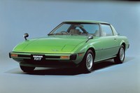 マツダは「100周年特別記念車」とヘリテージカーを出展【オートモビル カウンシル2020】