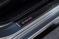 ホンダ・シビックハッチバック ホンダアクセス用品装着車(FF/CVT)の画像