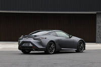 一般販売されるのはクーペと「コンバーチブル」を合わせて100台のみ。2025年7月24日から8月7日までの期間限定で抽選申し込みを受け付ける。