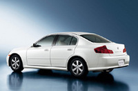 「日産スカイライン」、フェイスリフトと一部変更、“丸目”復活の画像