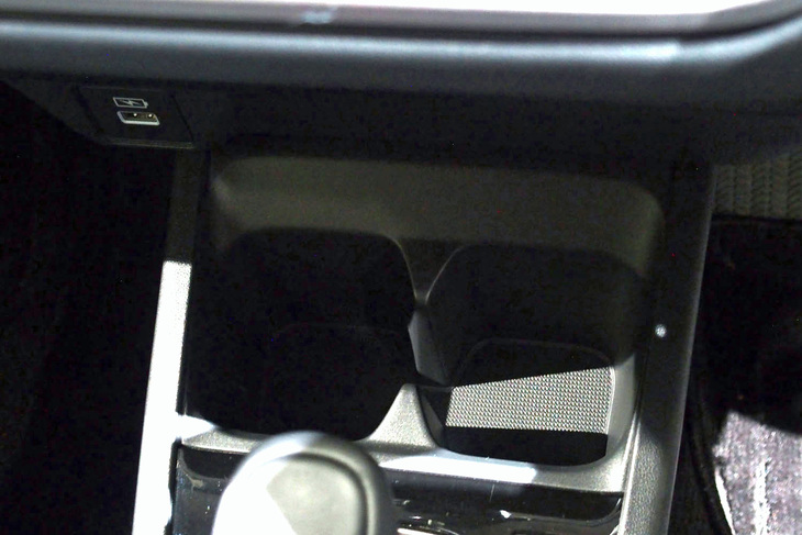 ホンダWR-V(ドリンクホルダー)