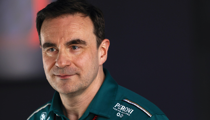 マネージング・テクニカル・パートナーとして技術部門を率いるニューウェイの下には、元レッドブルの空力責任者だったテクニカル・ディレクターのダン・ファローズ(写真)、2025年にチーフ・テクニカル・オフィサーとして加入する元フェラーリのエンリコ・カルディレなどそうそうたる面々がそろう。ニューウェイがアストンマーティンの“最後のピース”だとしても、組織としてうまく機能させなければ勝利は望めない。優勝請負人の手腕が問われることになる。(Photo=Aston Martin)