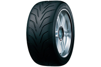 トーヨーのSタイヤである「プロクセスR888」。かつては「トランピオR888」という名で販売されており、「バイパー」みたいなトンデモカーにも装着できるSタイヤとして、長らく、多くのオーナーに親しまれていたらしい。