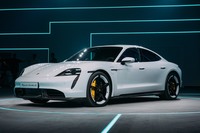 ポルシェ初の量産EVとしてデビューした「タイカン」。ラインナップにおける立ち位置から注目の技術まで、詳しくお伝えします。(photo:Porsche)