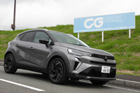 せっかく富士スピードウェイに来たので、お約束の某看板の前で記念撮影。これで天気がよかったら、最高だったのだけれど。