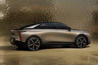 DSが新たなフラッグシップサルーン「DS N°8」を先行展示の画像