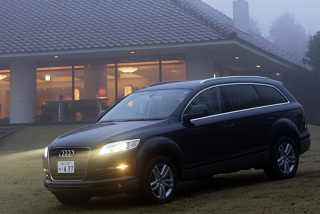 【スペック】全長×全幅×全高=5085×1985×1740mm/ホイールベース=3000mm/車重=2370kg/駆動方式=4WD/4.2リッターV8DOHC32バルブ(350ps/6800rpm、44.9kgm/3500rpm)/価格=945.0万円(テスト車=996.0万円/アダプティブ・エア・サスペンション=40.0万円/6人乗りパッケージ=11.0万円)
