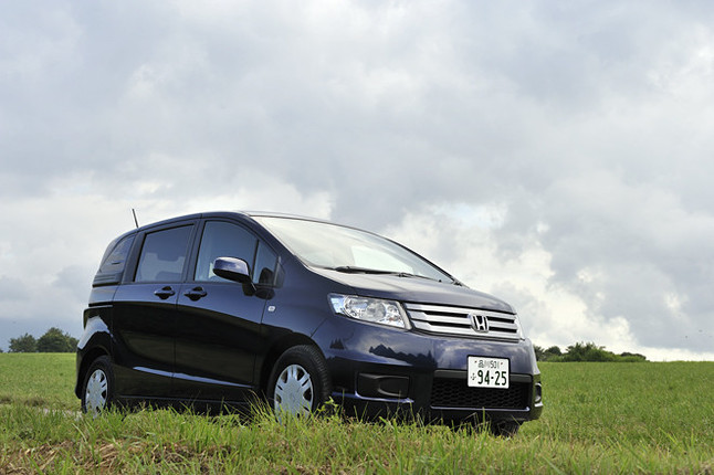 【スペック】全長×全幅×全高=4210×1695×1715mm/ホイールベース=2740mm/車重=1280kg/駆動方式=FF/1.5リッター直4SOHC16バルブ(118ps/6600rpm、14.7kgm/4800rpm)/価格=178万8000円(テスト車=214万5000円)