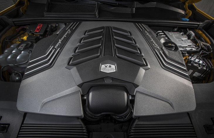 2つのターボで過給されるV8エンジン。コンセプトカー時代の600psを大きく上回る、最高出力650psを発生する。
