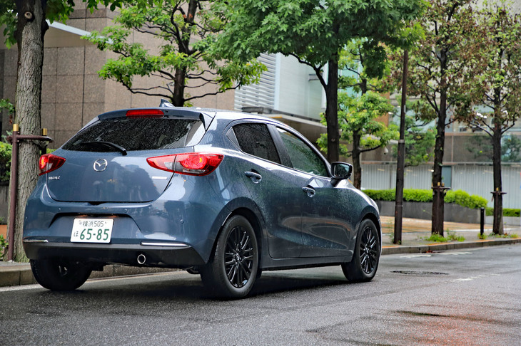 マツダ2 15Sブラックトーンエディション
