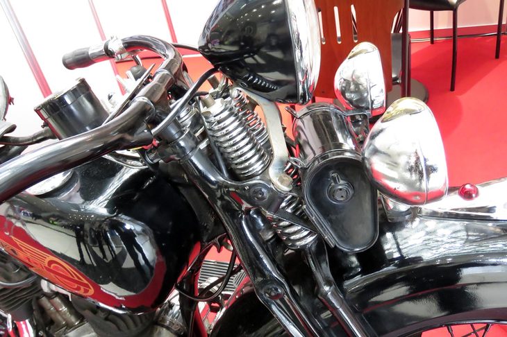 こちらの展示車両は、1993年に埼玉自動車大学校に寄贈された個体を、同校の職員と生徒がレストアしたものだ。