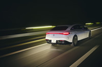 福岡~大阪間の走行時間は休憩を除いても9時間以上。すっかり日の暮れた高速道路上で、この日最高となる電費8.9km/kWhを記録した。