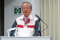 技術説明会にて、DNGA導入後の商品開発の仕方や商品の展開予定などを説明する、ダイハツ工業取締役の松林 淳氏。