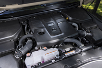 フロントには3.4リッターV6ツインターボエンジンを搭載。最高出力353PS、最大トルク650N・mを発生する。