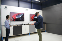 フェイスブック傘下の企業であるオキュラスの展示スペース。参加企業によるアウディのためのARゴーグルのデモが展開されていた。